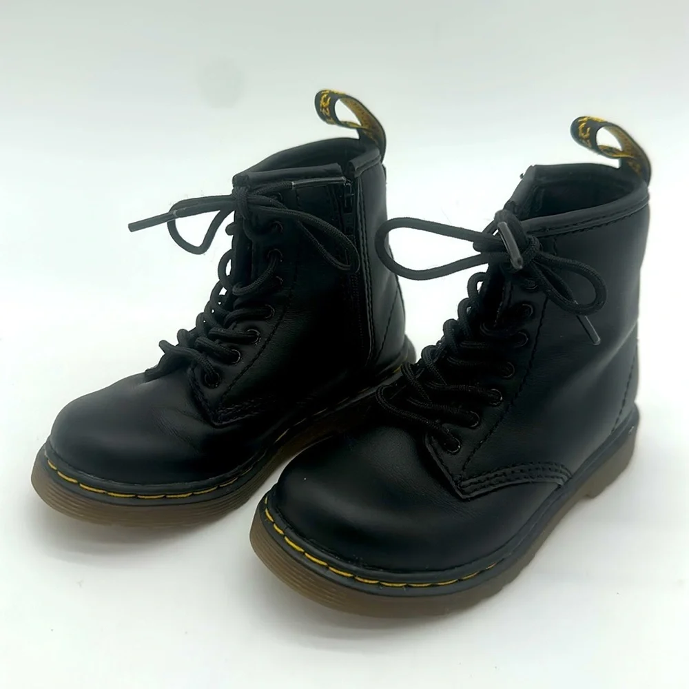 Dr. Martens 1460 8-Eye Boot - Toddler Size 6 - Black Size Zip EUC